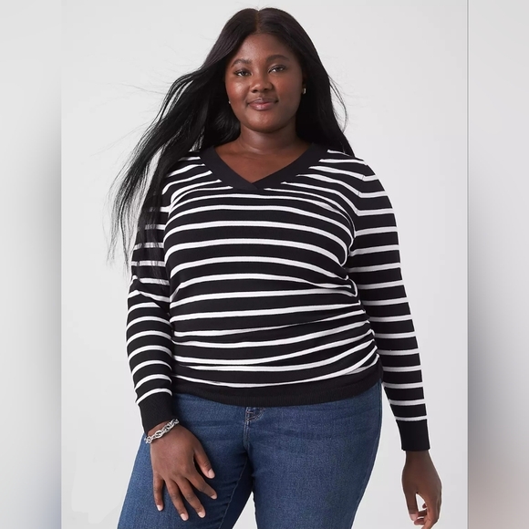 Lane Bryant Sweaters - Lane Bryant Fitted Long-Sleeve V-Neck Ruched Pullover Sweater Size 18/20